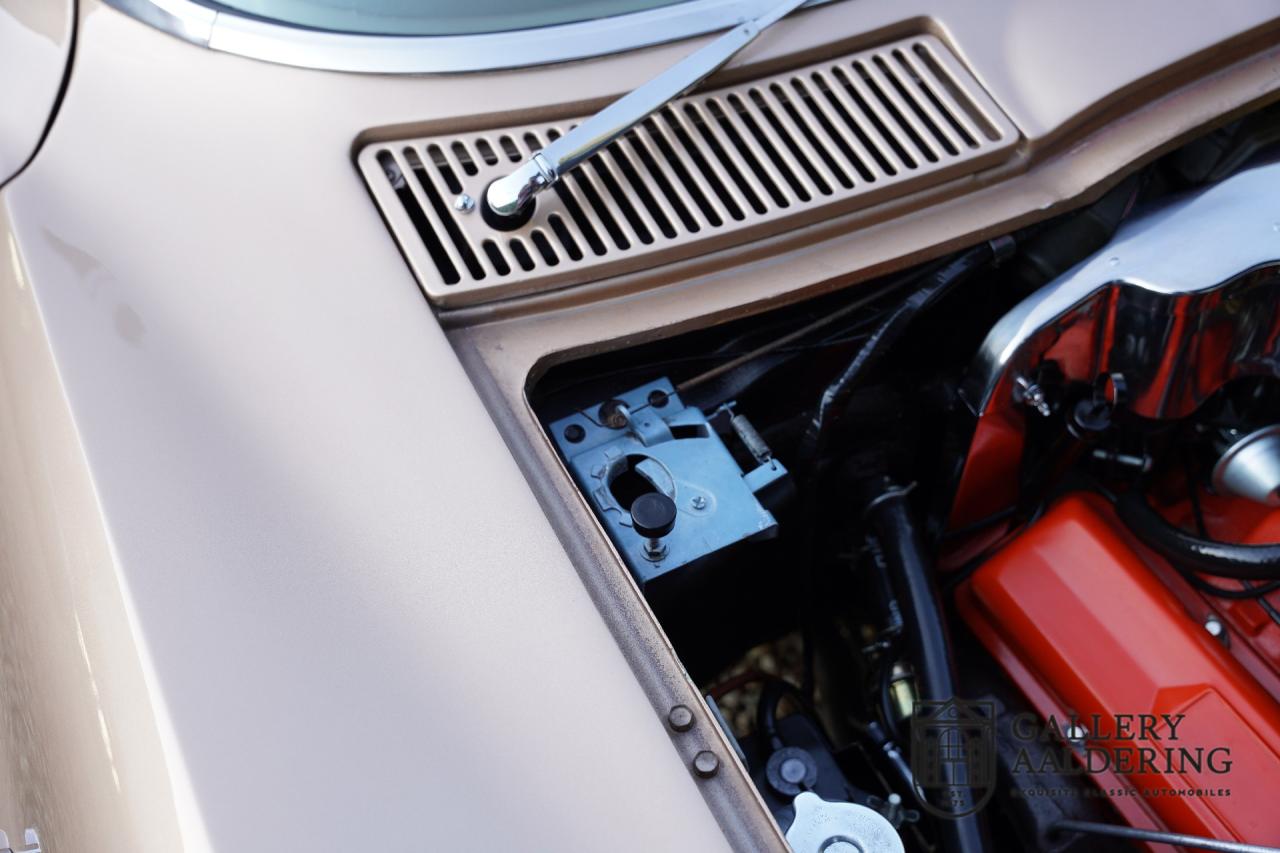 1963 Chevrolet C2 Sting Ray Coup&eacute; Split window