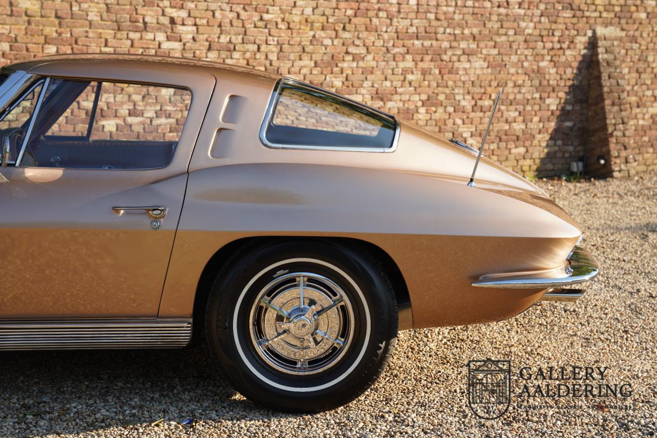 1963 Chevrolet C2 Sting Ray Coup&eacute; Split window