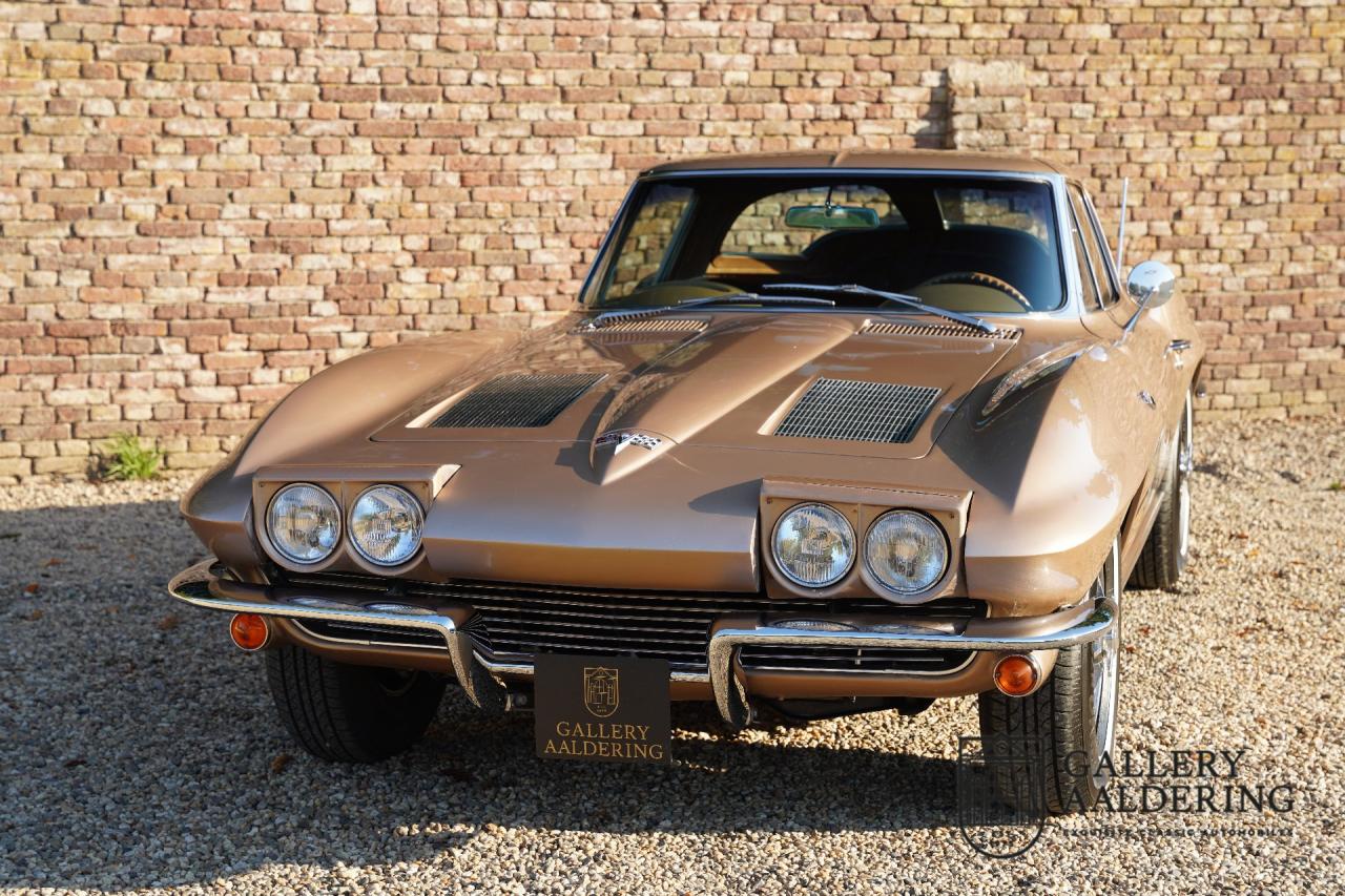 1963 Chevrolet C2 Sting Ray Coup&eacute; Split window