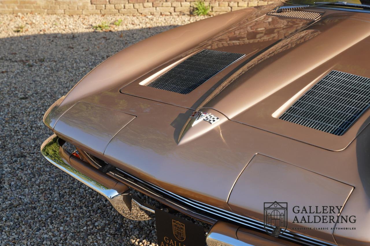 1963 Chevrolet C2 Sting Ray Coup&eacute; Split window