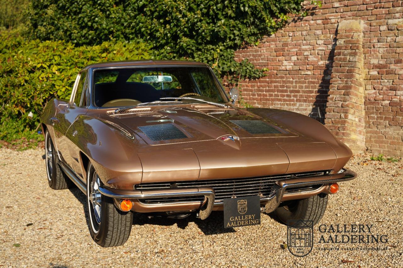1963 Chevrolet C2 Sting Ray Coup&eacute; Split window