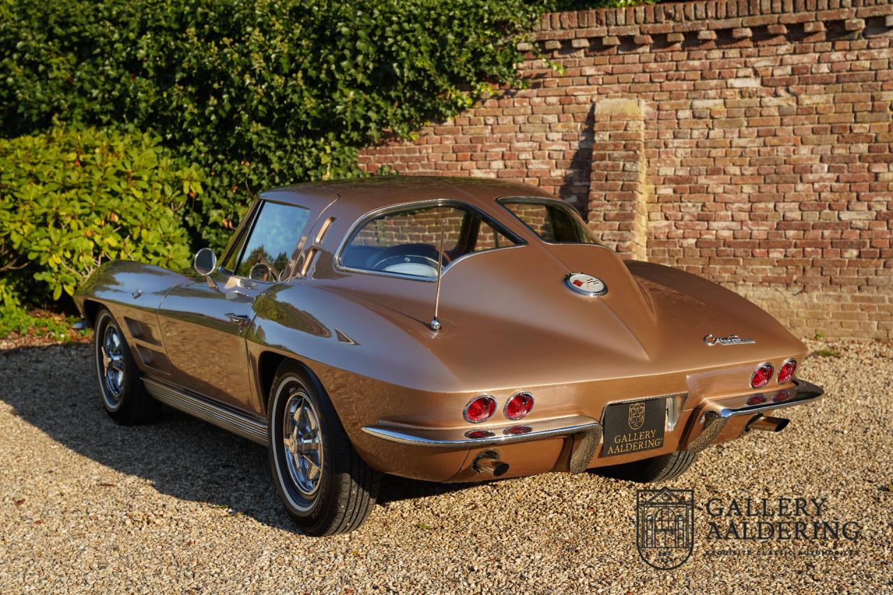 1963 Chevrolet C2 Sting Ray Coup&eacute; Split window
