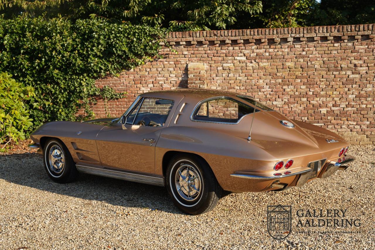 1963 Chevrolet C2 Sting Ray Coup&eacute; Split window