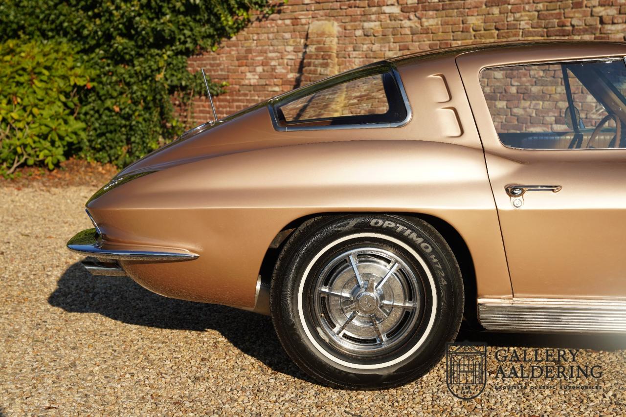 1963 Chevrolet C2 Sting Ray Coup&eacute; Split window