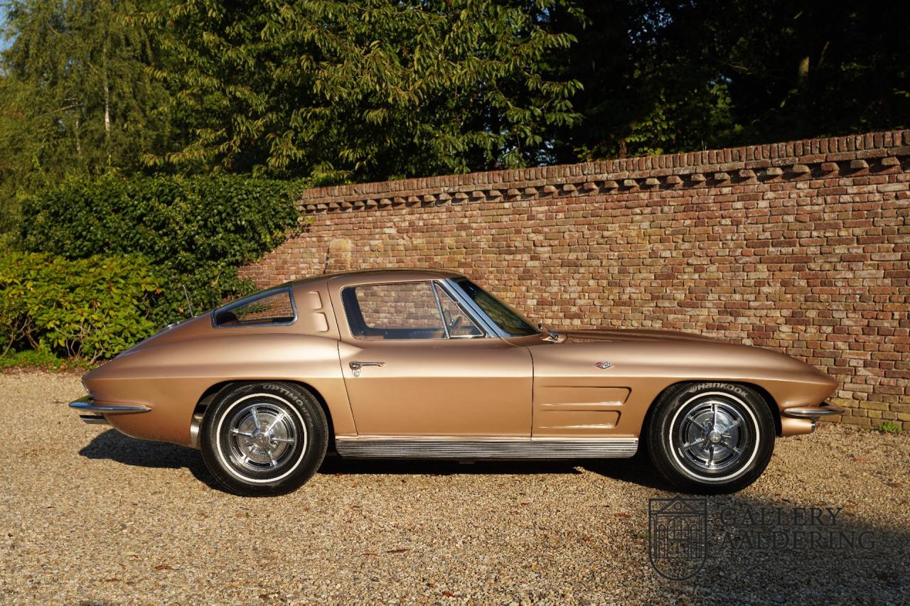 1963 Chevrolet C2 Sting Ray Coup&eacute; Split window