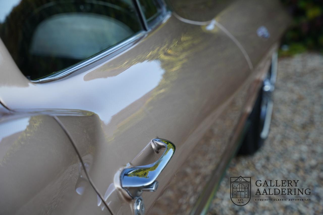 1963 Chevrolet C2 Sting Ray Coup&eacute; Split window