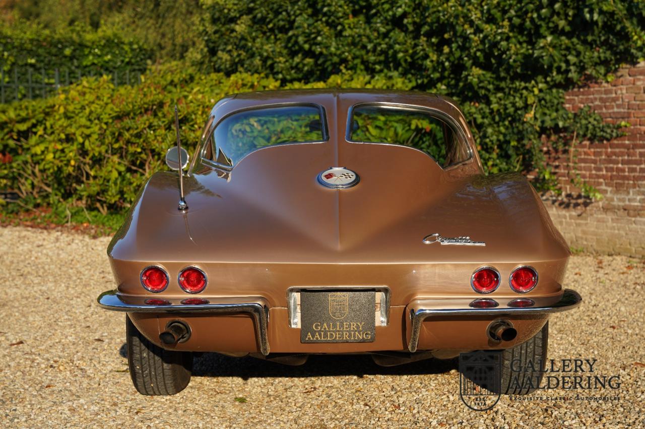 1963 Chevrolet C2 Sting Ray Coup&eacute; Split window