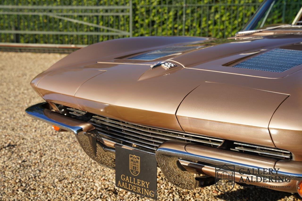 1963 Chevrolet C2 Sting Ray Coup&eacute; Split window