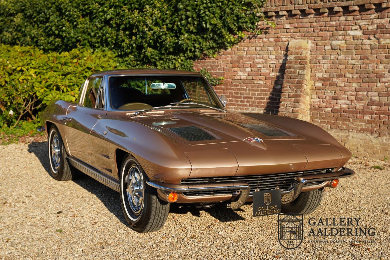 1963 Chevrolet C2 Sting Ray Coup&eacute; Split window