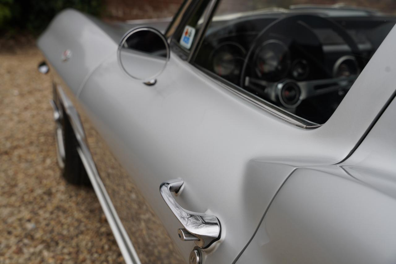 1963 Chevrolet Corvette C2 Sting Ray Split-Window 327 Coup&eacute;