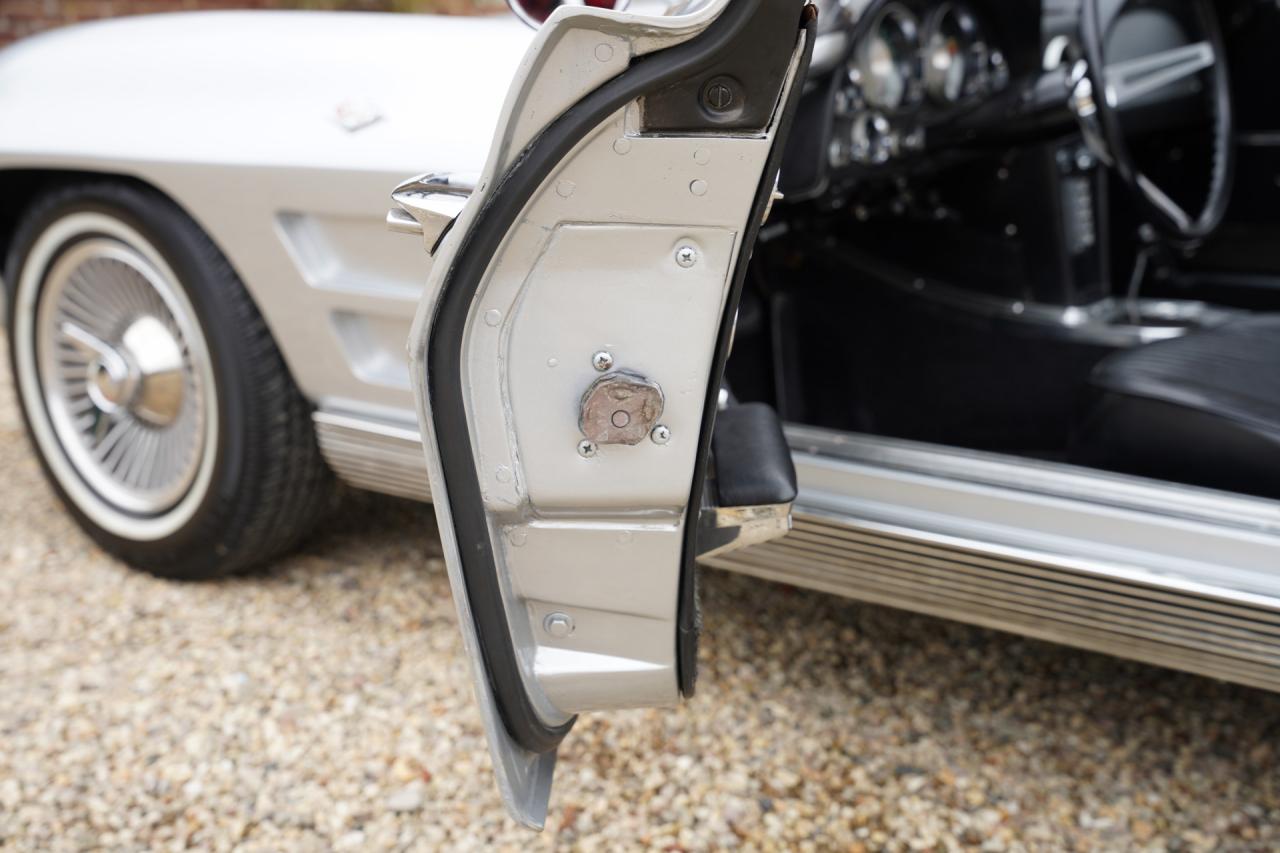 1963 Chevrolet Corvette C2 Sting Ray Split-Window 327 Coup&eacute;