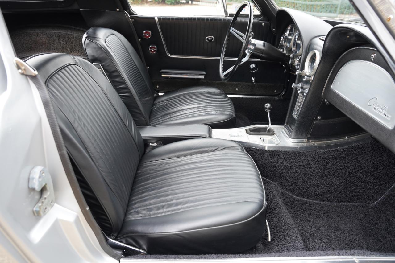 1963 Chevrolet Corvette C2 Sting Ray Split-Window 327 Coup&eacute;