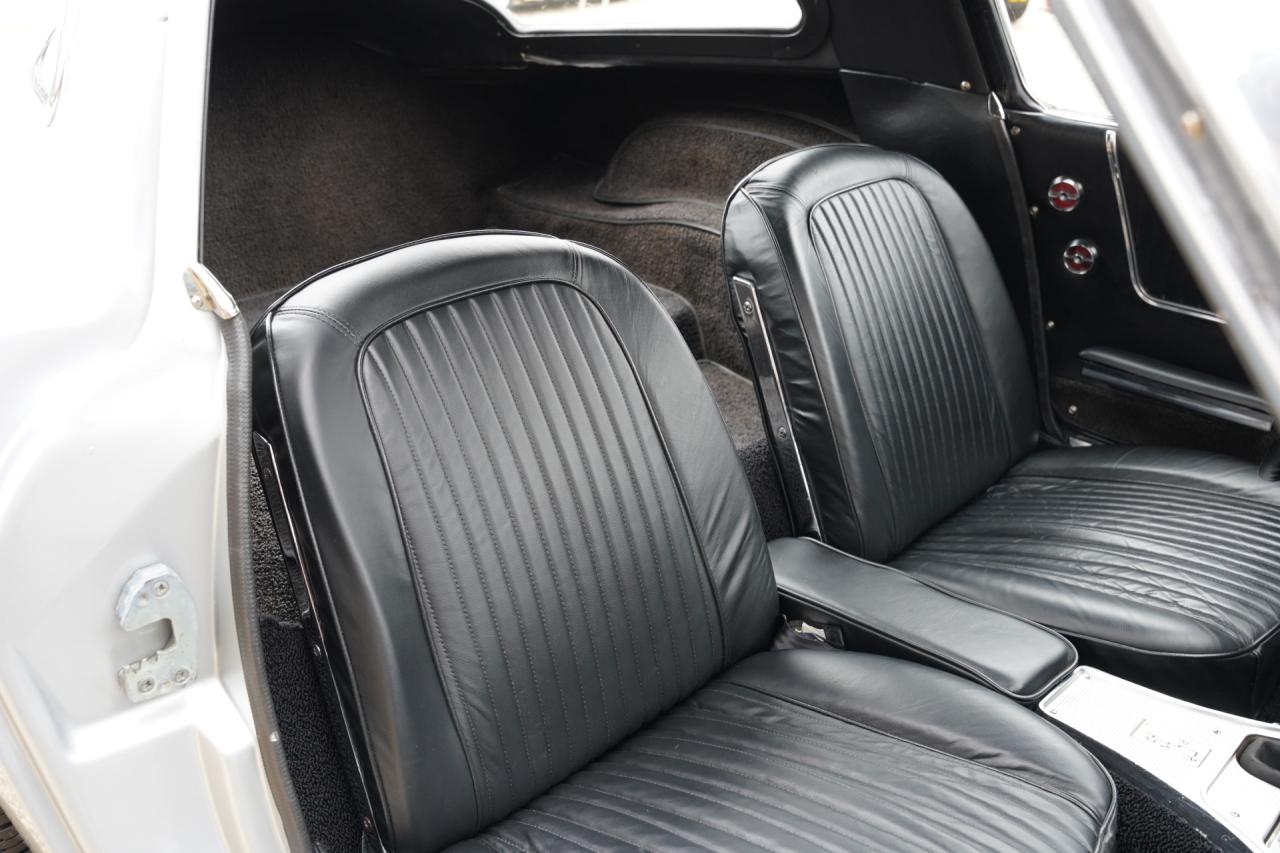 1963 Chevrolet Corvette C2 Sting Ray Split-Window 327 Coup&eacute;