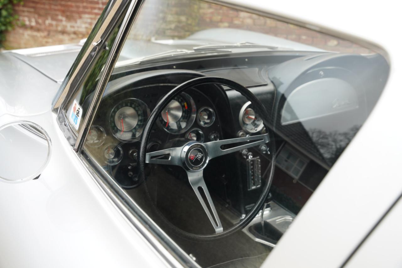 1963 Chevrolet Corvette C2 Sting Ray Split-Window 327 Coup&eacute;