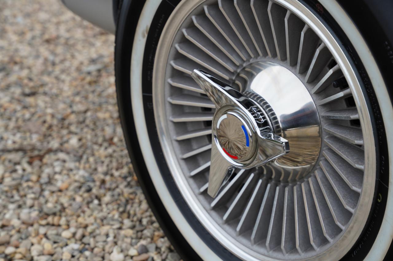 1963 Chevrolet Corvette C2 Sting Ray Split-Window 327 Coup&eacute;