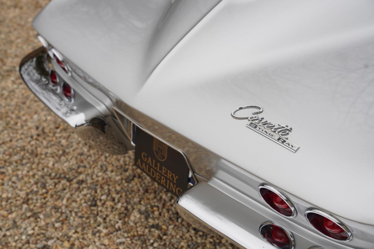 1963 Chevrolet Corvette C2 Sting Ray Split-Window 327 Coup&eacute;