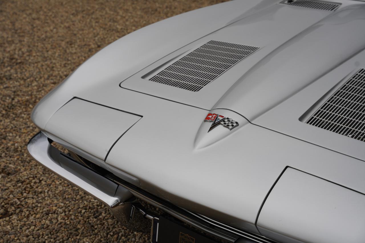 1963 Chevrolet Corvette C2 Sting Ray Split-Window 327 Coup&eacute;