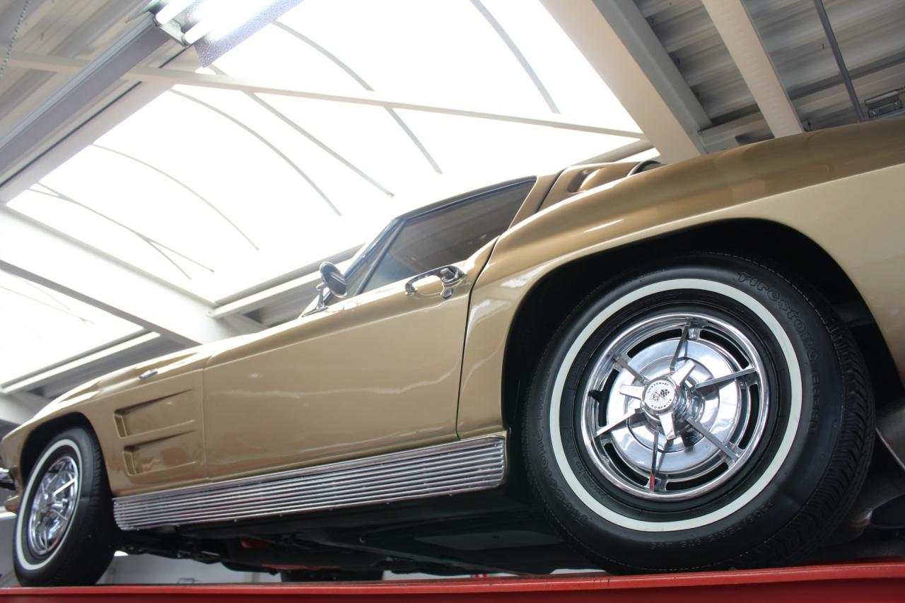 1963 Chevrolet Corvette C2 Sting Ray Split Window
