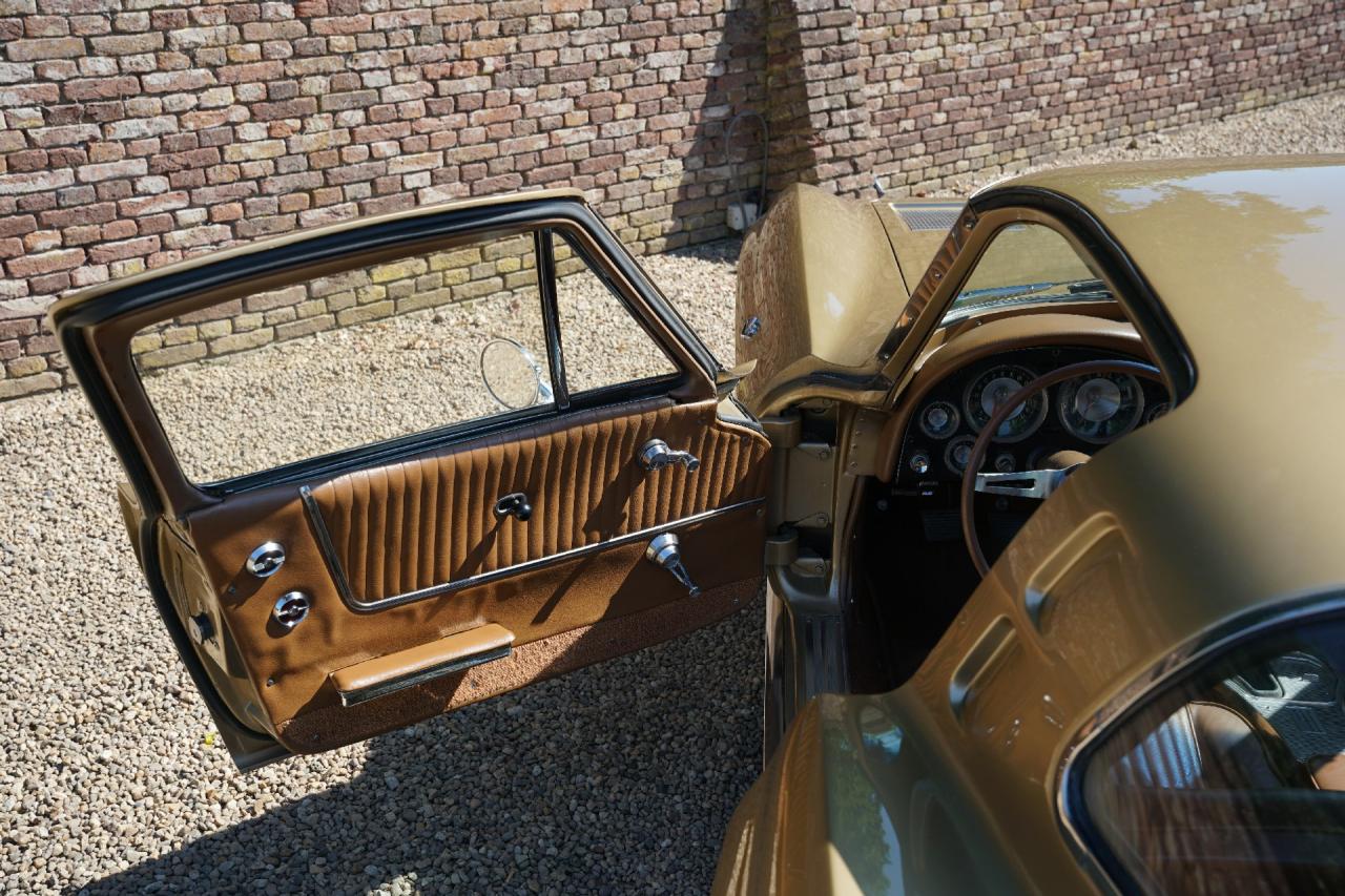 1963 Chevrolet Corvette C2 Sting Ray Split Window