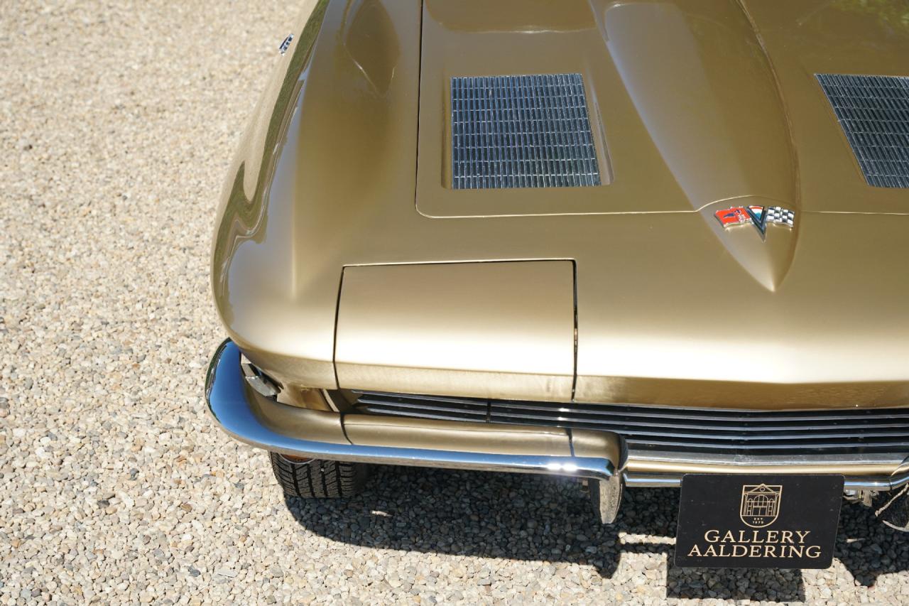 1963 Chevrolet Corvette C2 Sting Ray Split Window