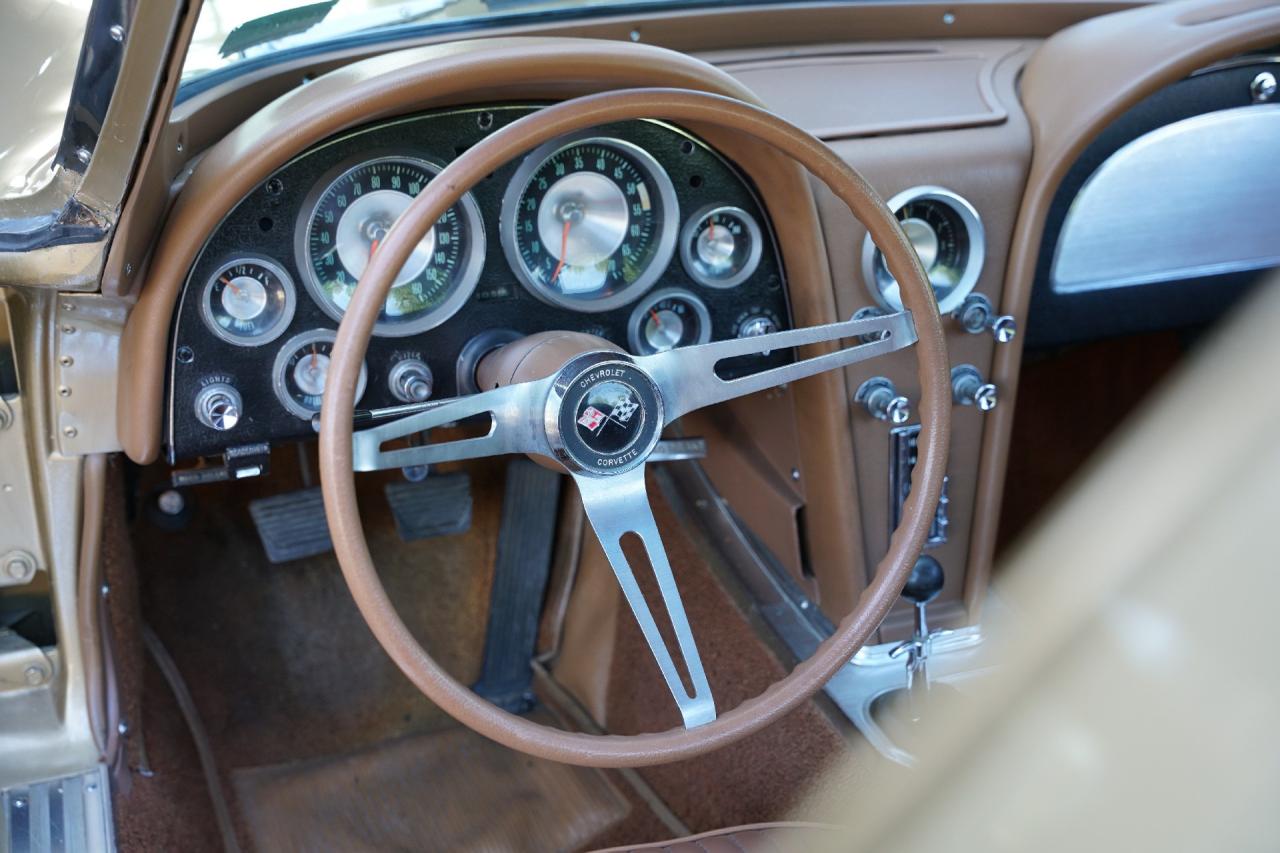 1963 Chevrolet Corvette C2 Sting Ray Split Window