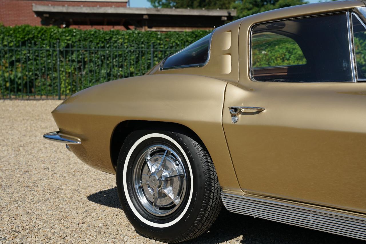 1963 Chevrolet Corvette C2 Sting Ray Split Window
