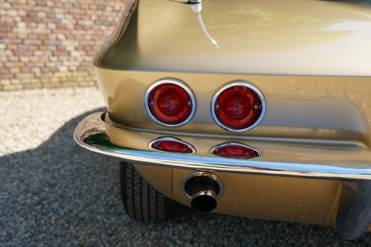 1963 Chevrolet Corvette C2 Sting Ray Split Window