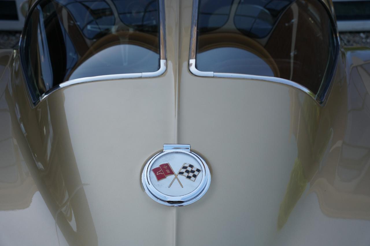 1963 Chevrolet Corvette C2 Sting Ray Split Window