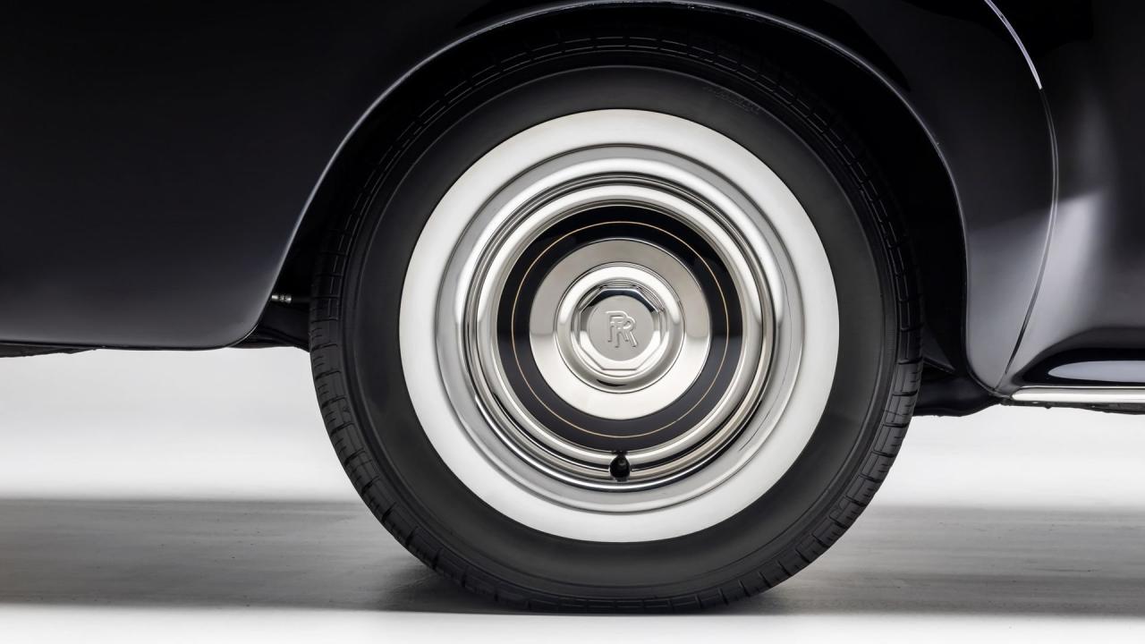 1961 Rolls - Royce Silver Cloud II H.J. Mulliner Drophead Coupe