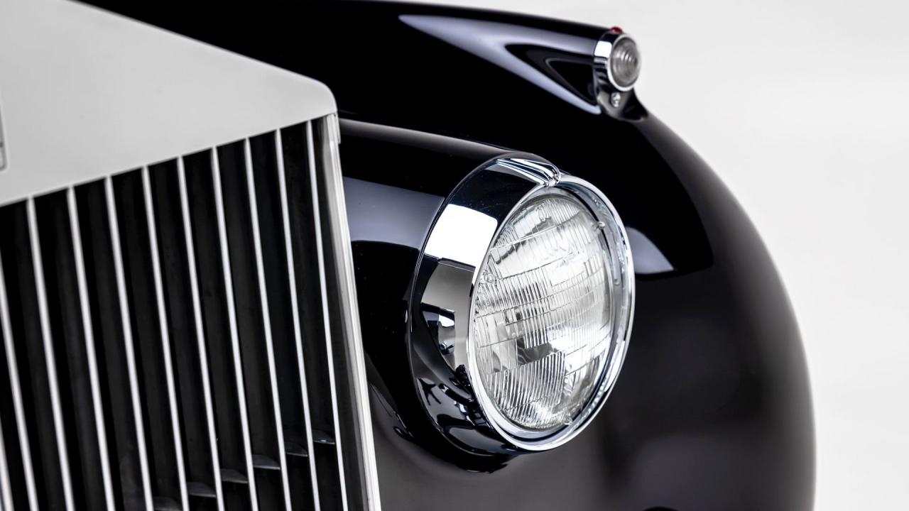 1961 Rolls - Royce Silver Cloud II H.J. Mulliner Drophead Coupe