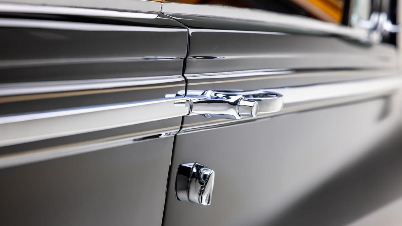 1961 Rolls - Royce Silver Cloud II H.J. Mulliner Drophead Coupe