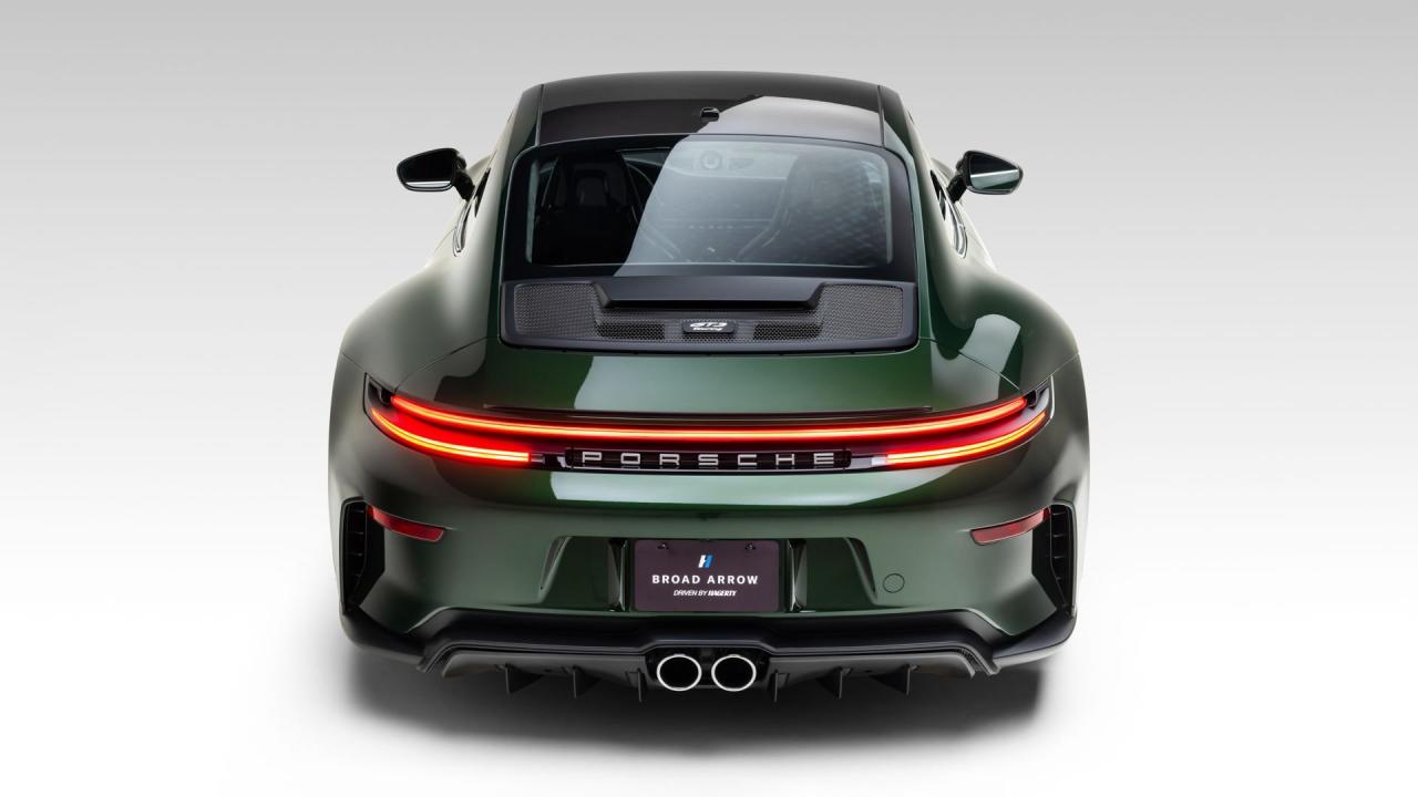 2026 Porsche 911 GT3 Touring Lightweight Package