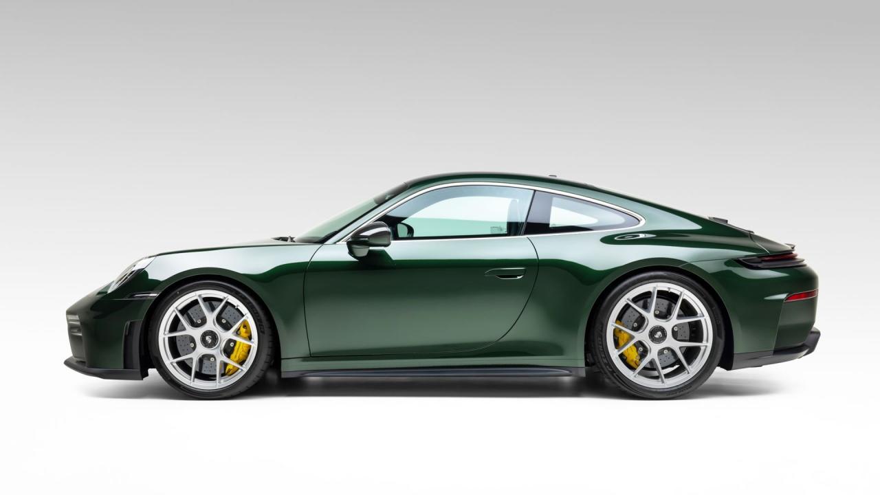 2026 Porsche 911 GT3 Touring Lightweight Package