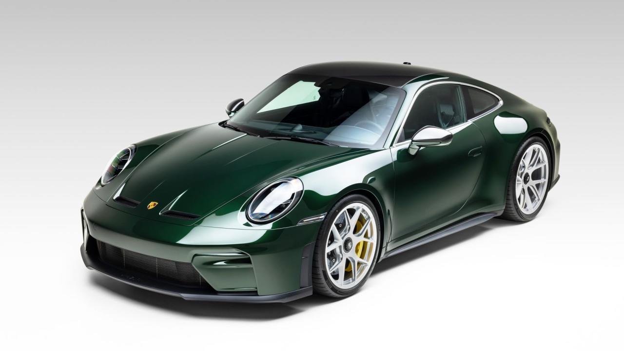 2026 Porsche 911 GT3 Touring Lightweight Package