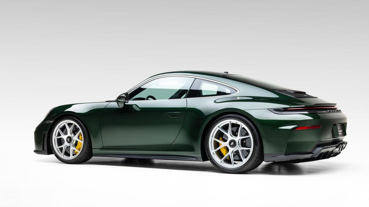 2026 Porsche 911 GT3 Touring Lightweight Package