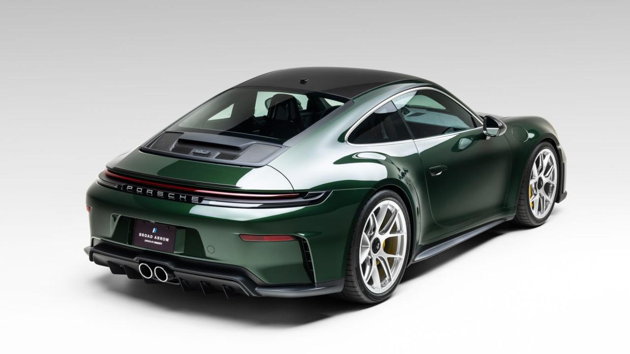2026 Porsche 911 GT3 Touring Lightweight Package