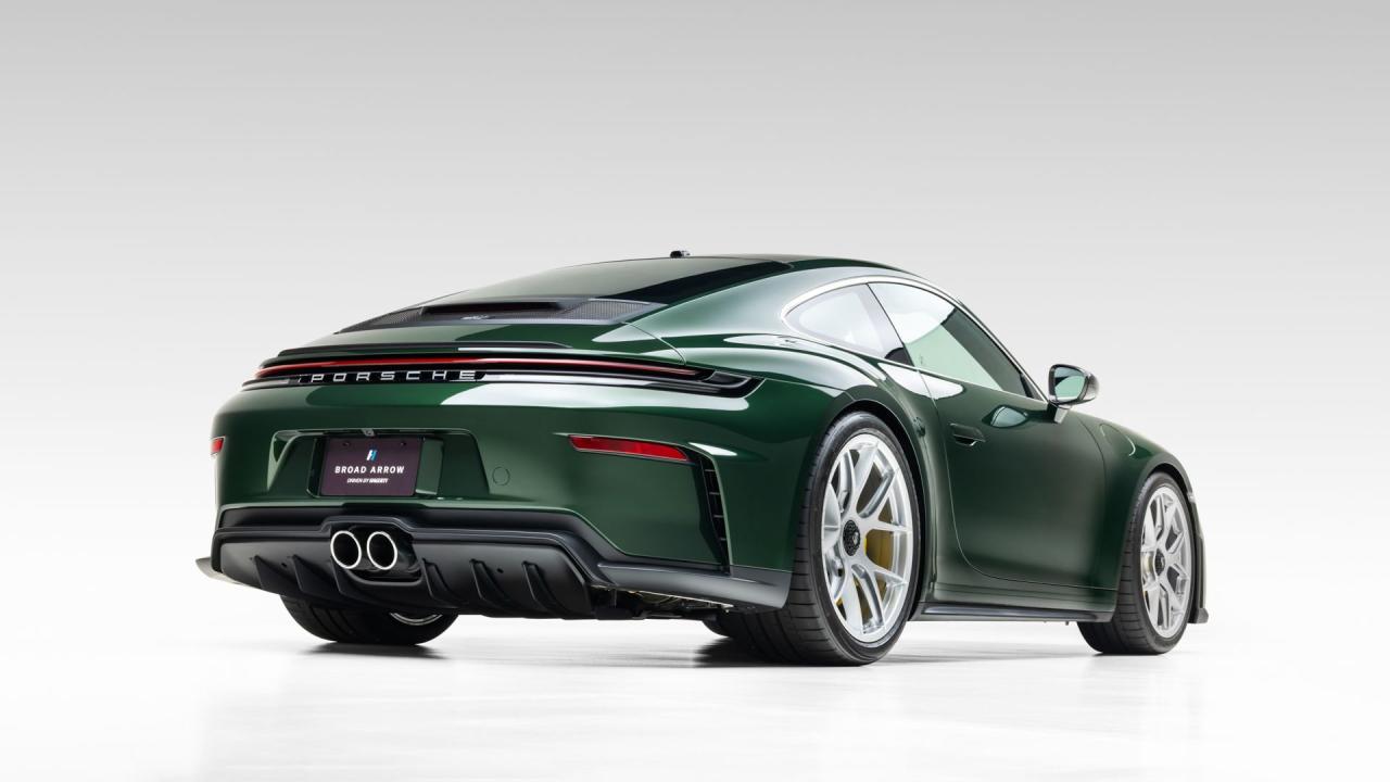 2026 Porsche 911 GT3 Touring Lightweight Package