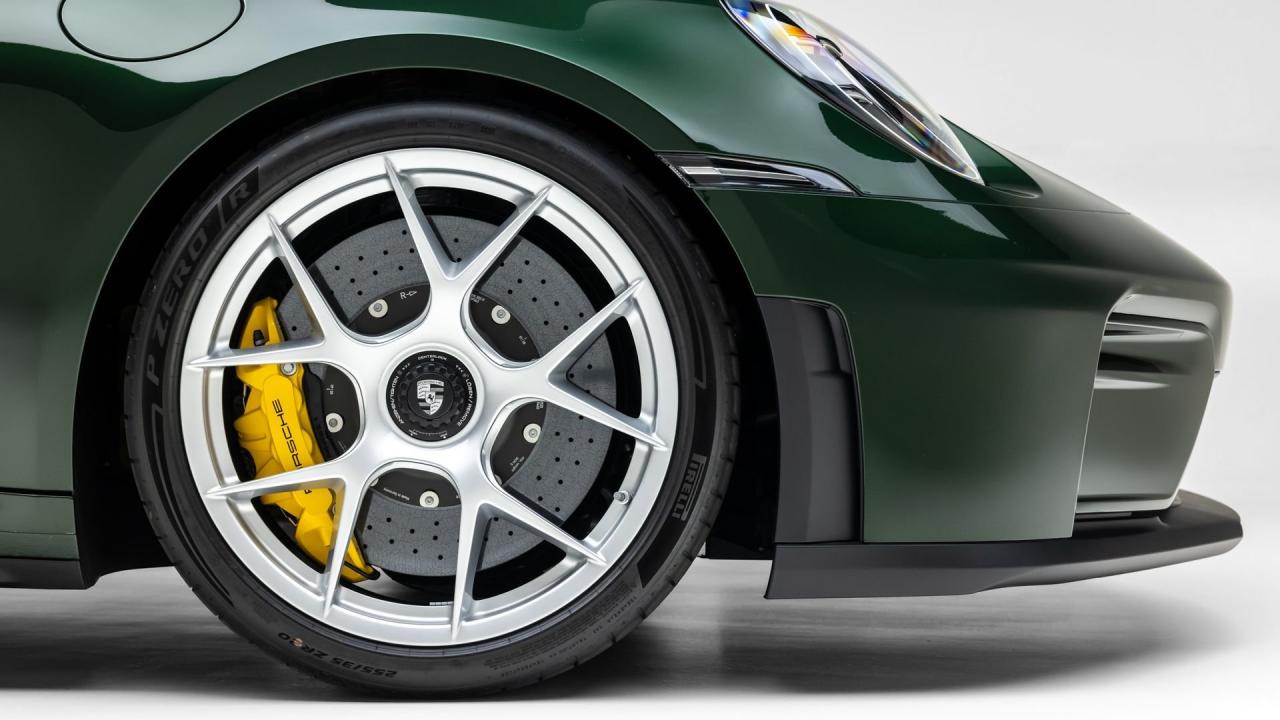 2026 Porsche 911 GT3 Touring Lightweight Package