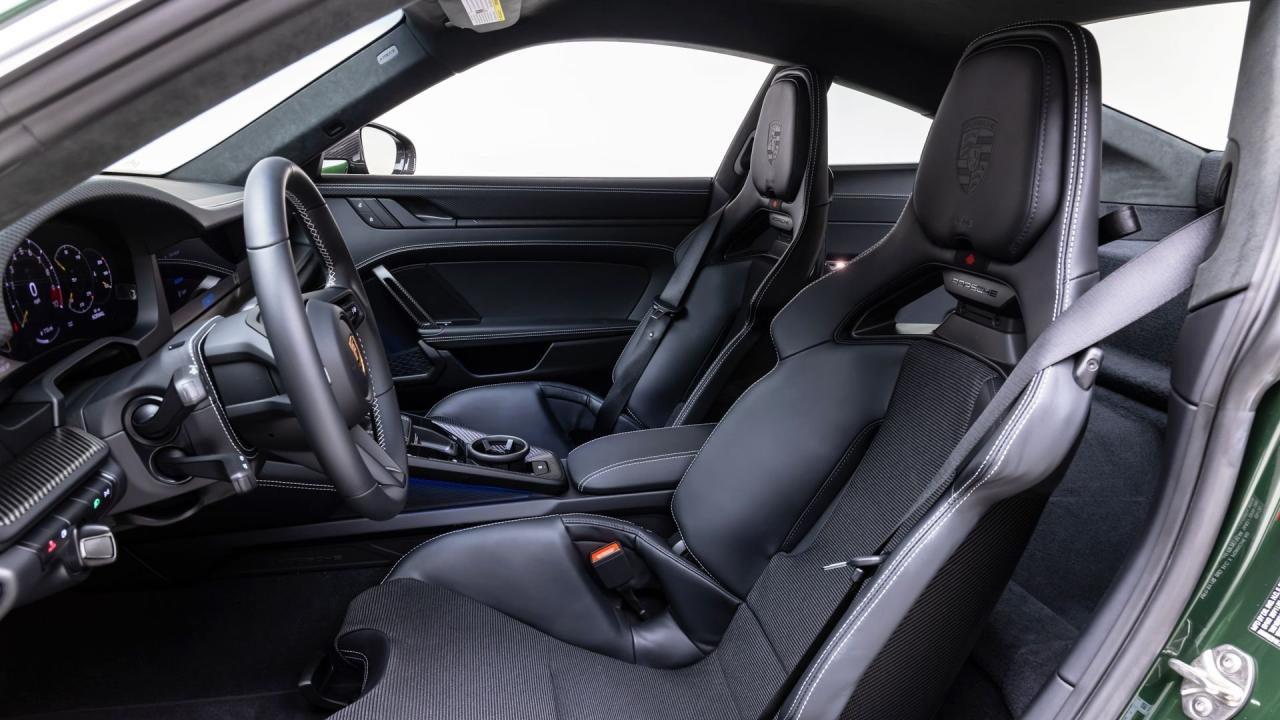 2026 Porsche 911 GT3 Touring Lightweight Package