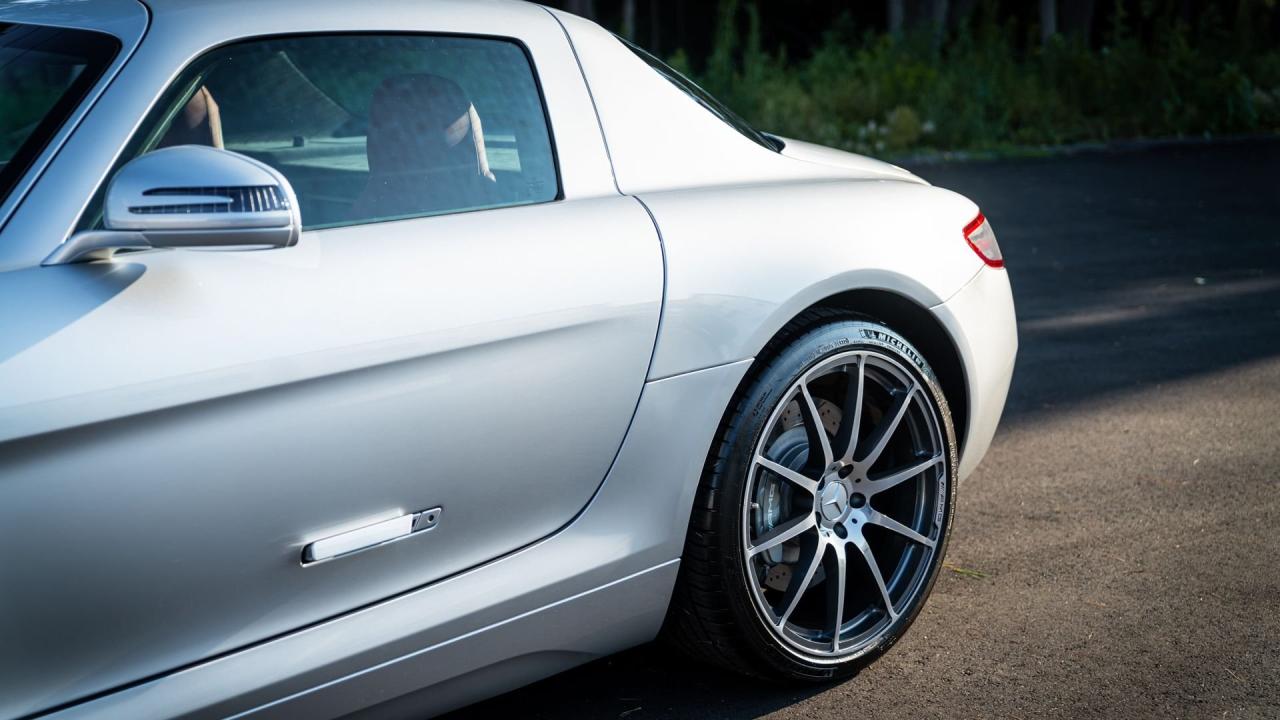 2011 Mercedes - Benz SLS AMG
