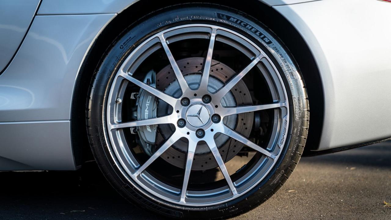 2011 Mercedes - Benz SLS AMG