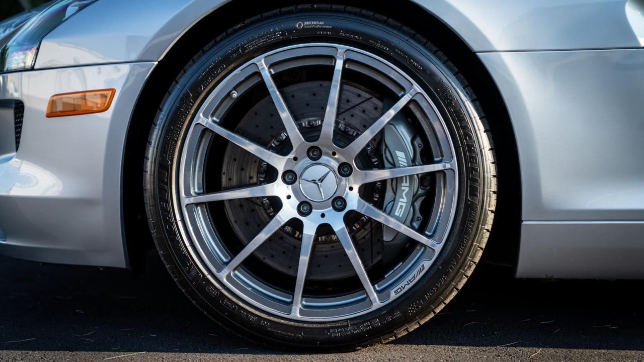 2011 Mercedes - Benz SLS AMG