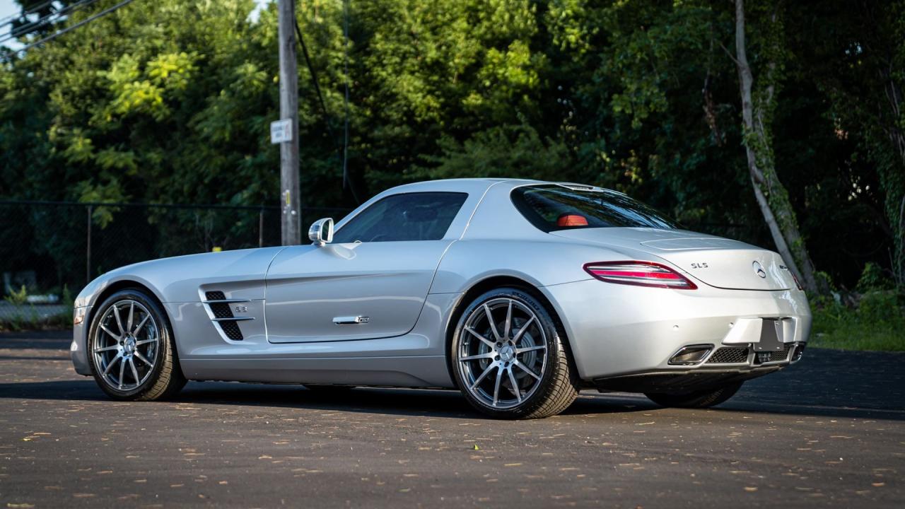 2011 Mercedes - Benz SLS AMG