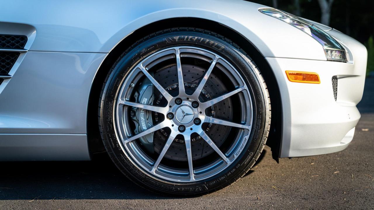 2011 Mercedes - Benz SLS AMG
