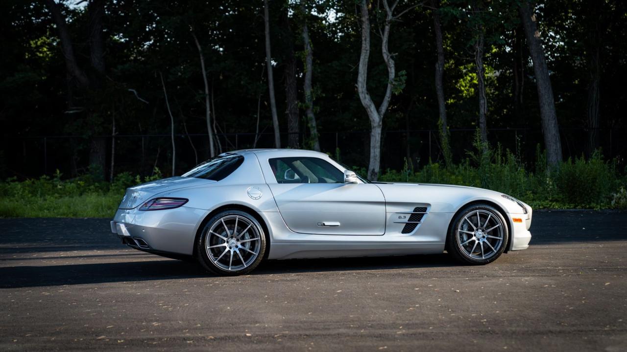 2011 Mercedes - Benz SLS AMG