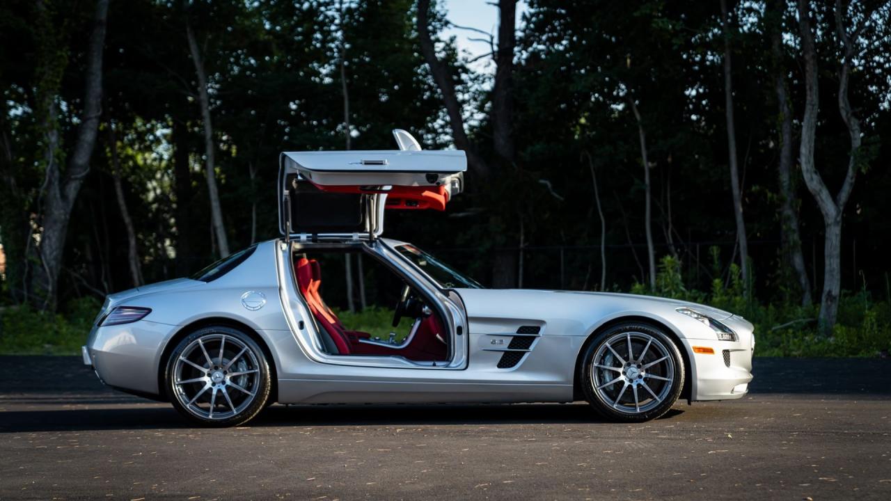 2011 Mercedes - Benz SLS AMG