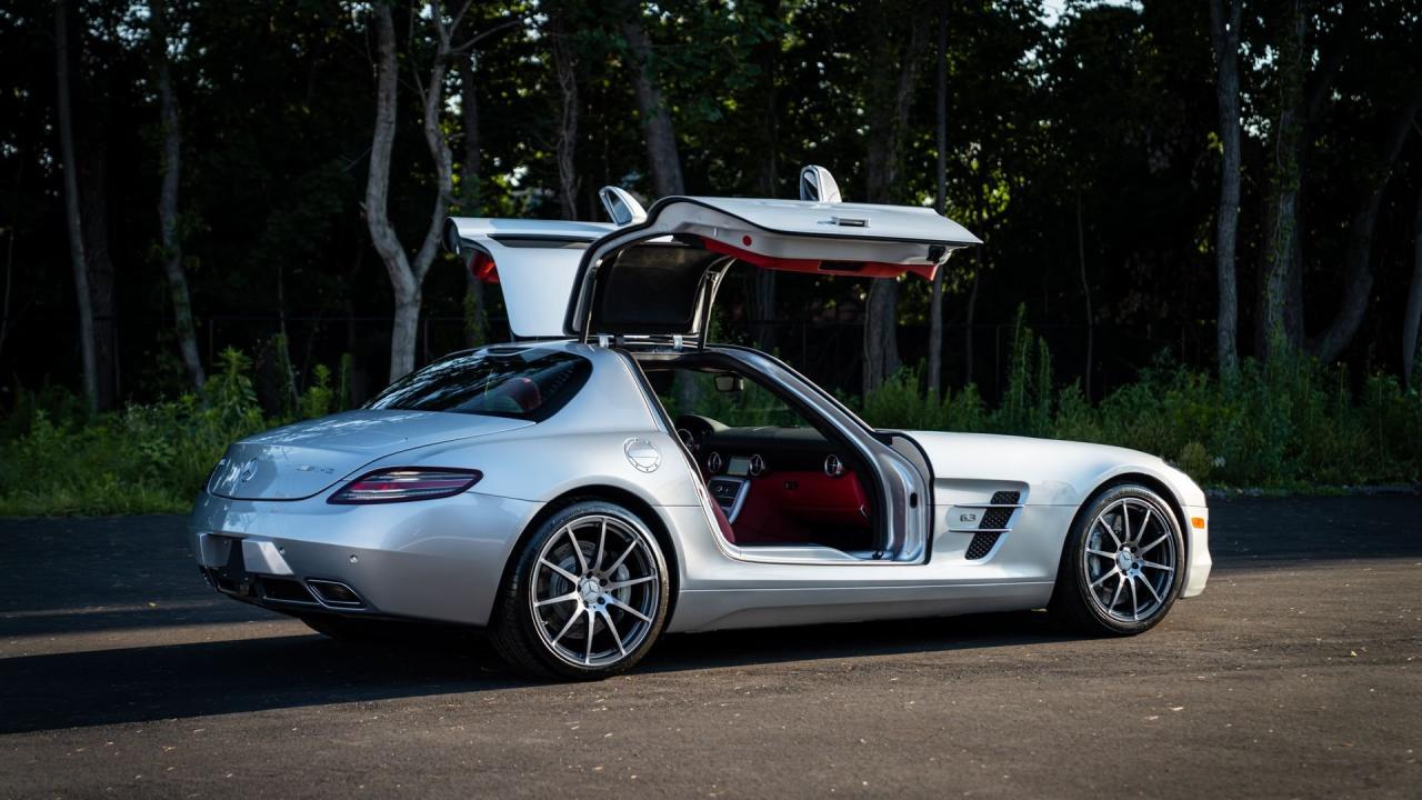 2011 Mercedes - Benz SLS AMG