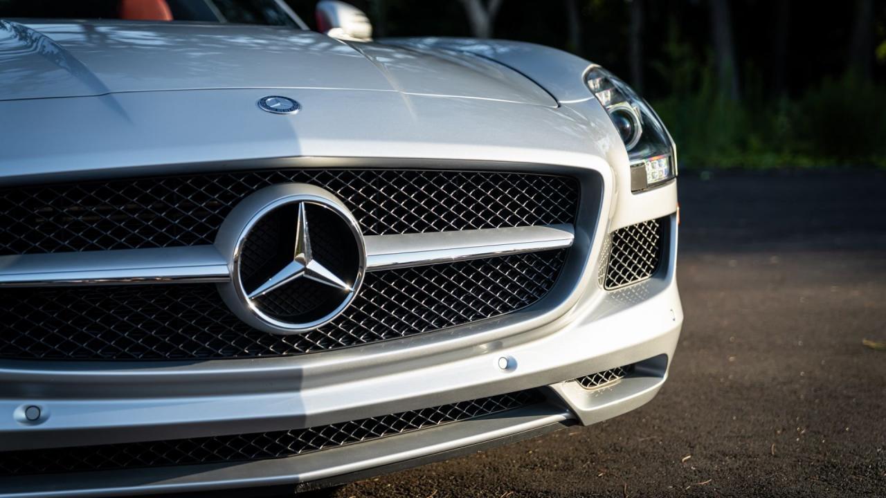 2011 Mercedes - Benz SLS AMG