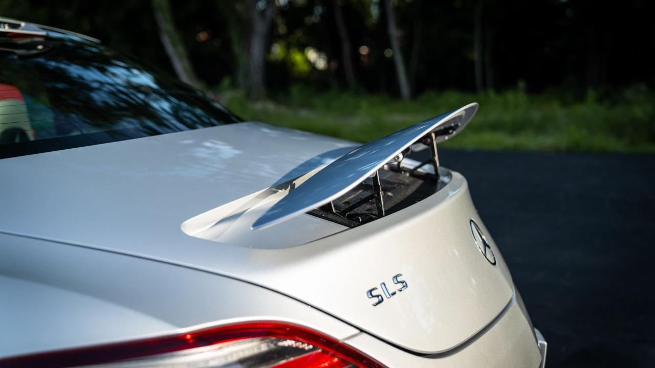 2011 Mercedes - Benz SLS AMG