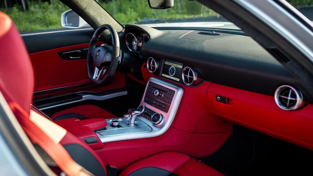 2011 Mercedes - Benz SLS AMG